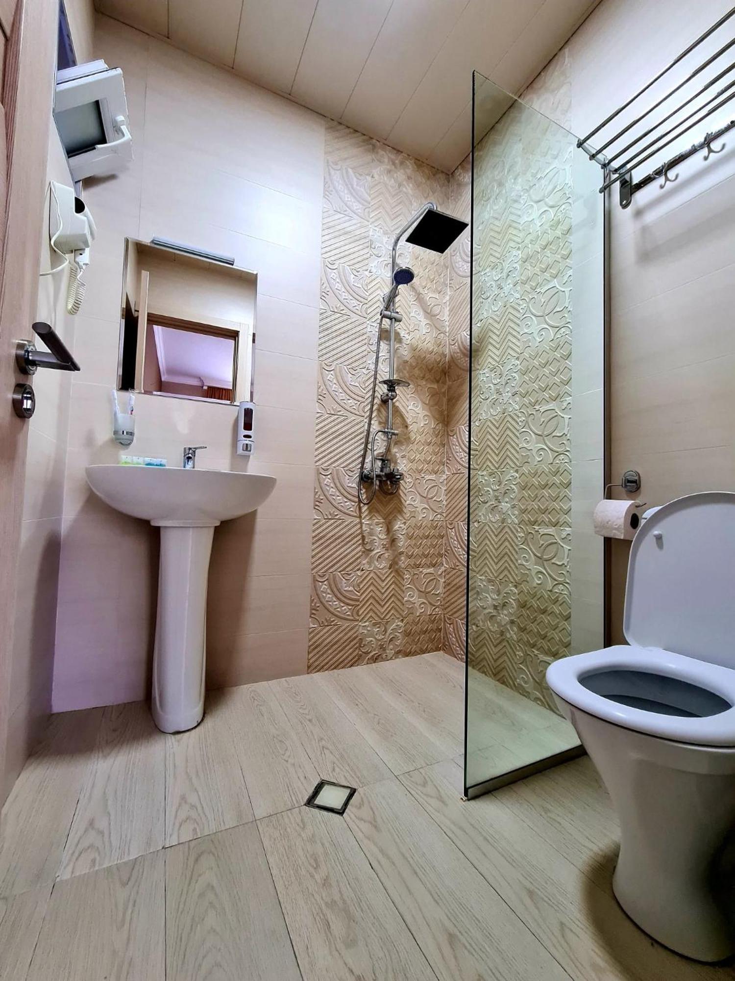 Baqari Inn Kazbegi Phòng bức ảnh
