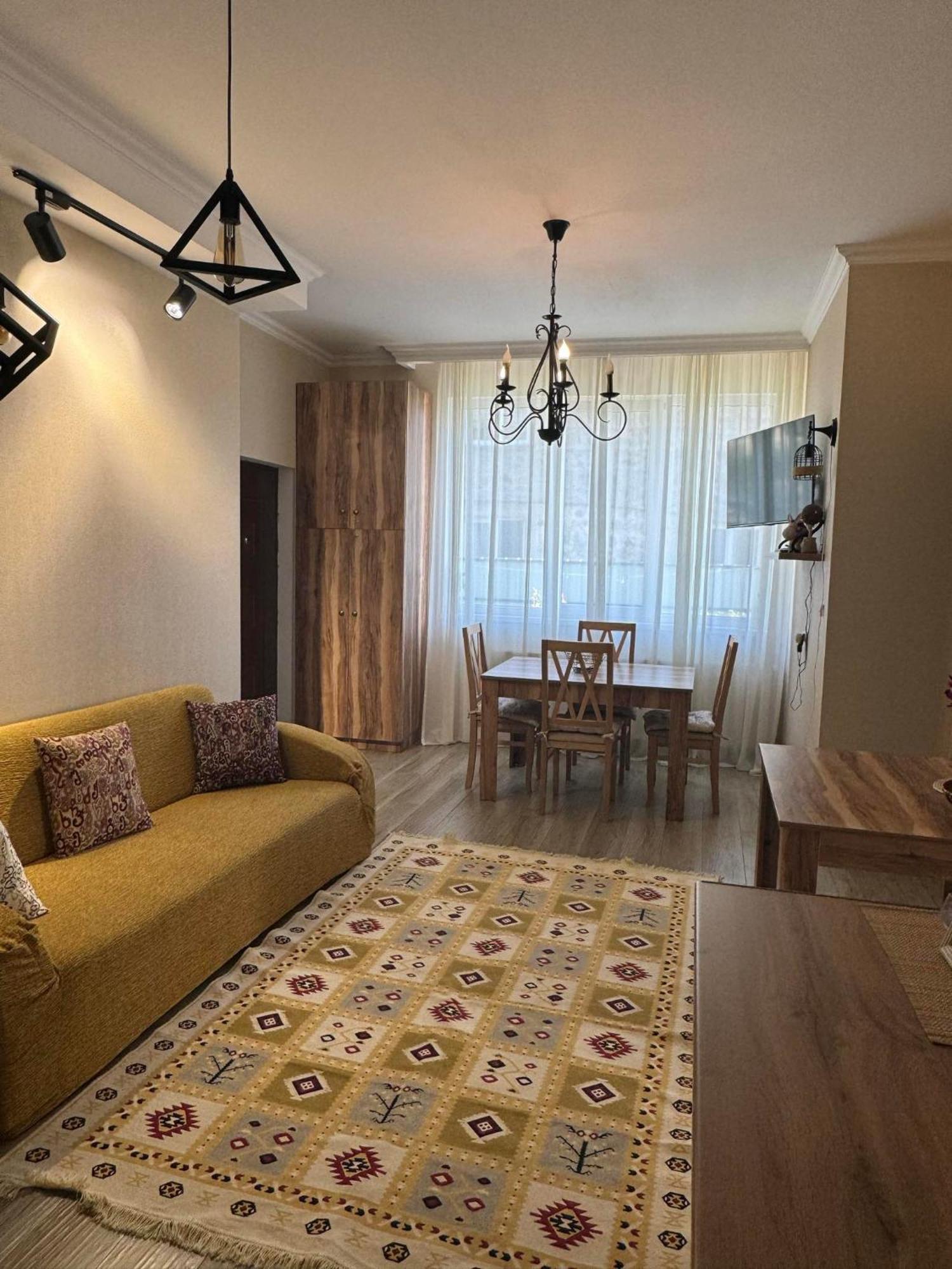 Baqari Inn Kazbegi Ngoại thất bức ảnh