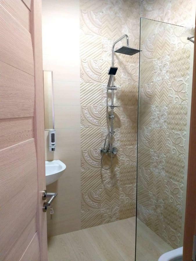 Baqari Inn Kazbegi Ngoại thất bức ảnh