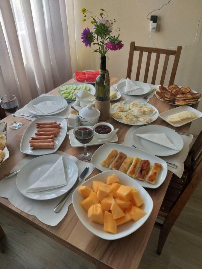 Baqari Inn Kazbegi Ngoại thất bức ảnh